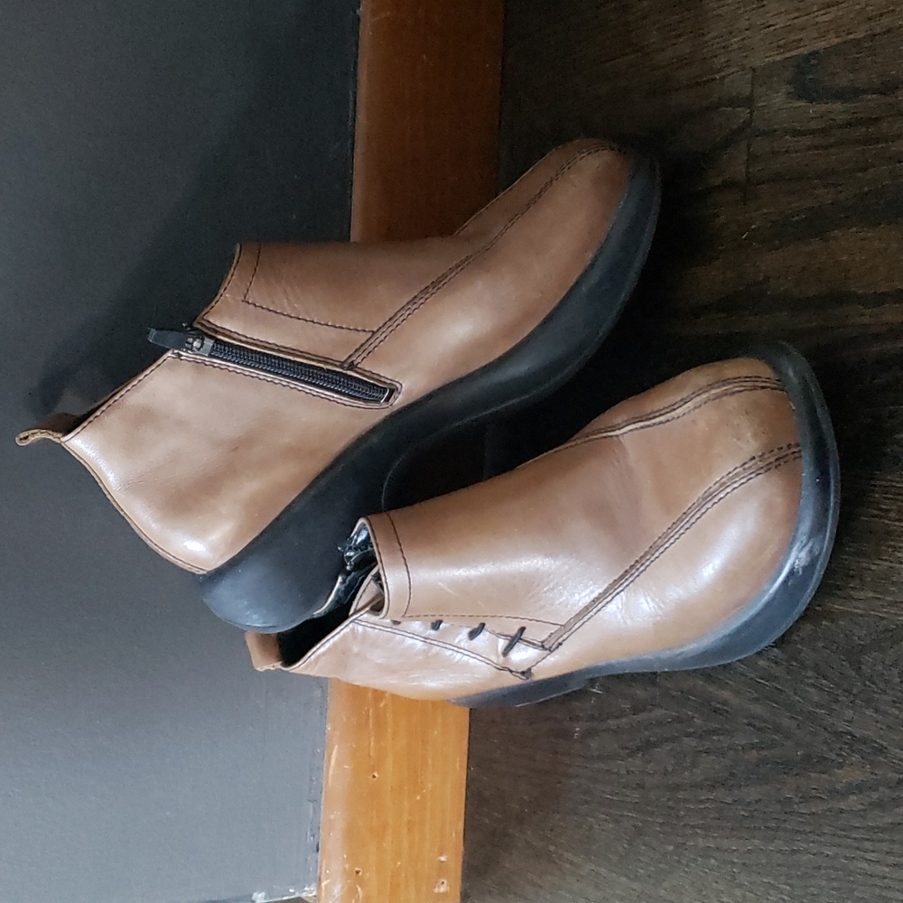 Dansko Ladies Brown Side Zip Booties Size 10.5